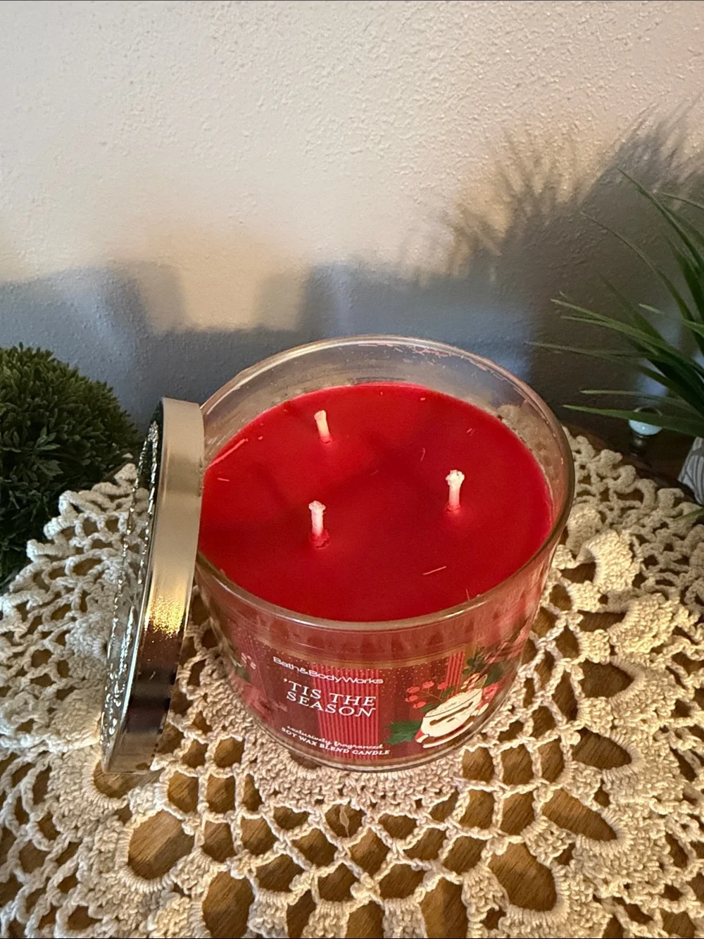 Bath & Body Works 'Tis The Season Red 3-Wick Holiday Candle with Gold Lid - Picture 3 of 4